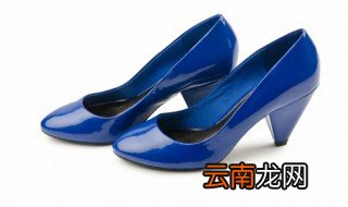 高跟鞋怎样穿才不掉跟 如何穿高跟鞋不掉跟