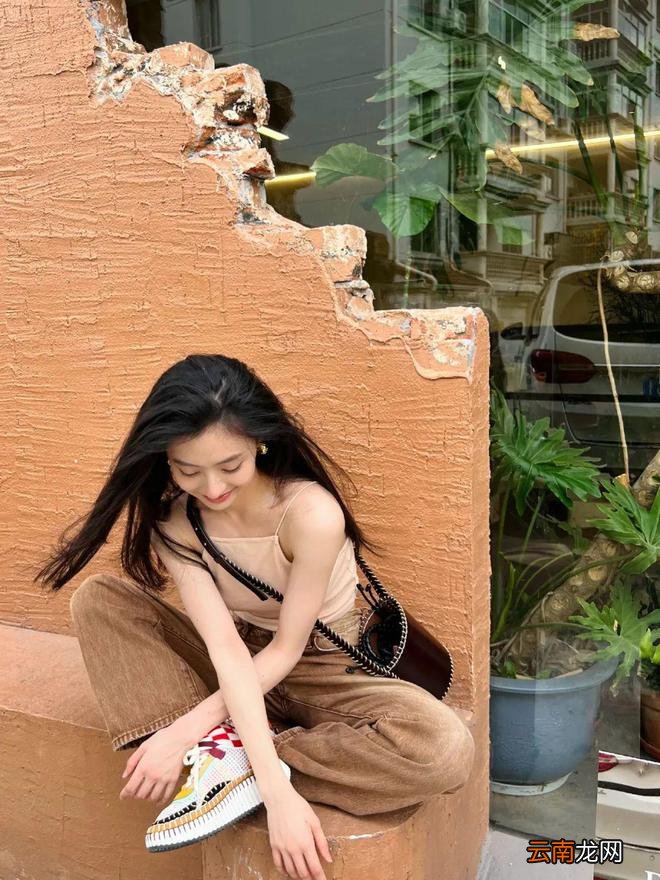 洗头不吹干真的会面瘫吗？