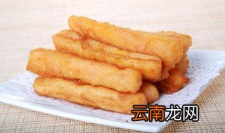 河南炸小油条的做法 河南炸小油条的做法很简单