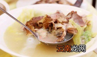 吃完烤鸭后如何做鸭架汤 烤鸭鸭架汤做法