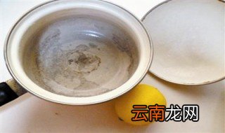 用稀盐酸洗去热水瓶上附着的水垢的化学方程式 稀盐酸洗去水垢化学方程式