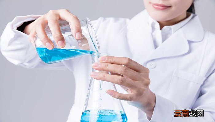 稀盐酸与氧化铜反应的化学方程式 稀盐酸与氧化铜反应的化学方程式是什么
