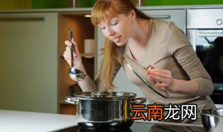 白领在家里做饭简单实用技巧 有哪些简单实用的做饭技巧