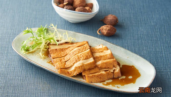 哪个季节该吃盐分多的食物 哪些食物含盐分高