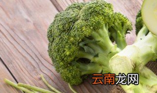 西兰花鸡蛋饺的做法 家常西兰花鸡蛋饺的做法