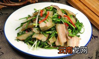 肉皮咸肉片炒韭菜怎么做 肉皮咸肉片炒韭菜做法