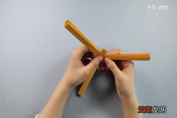 竹蜻蜓的折法 竹蜻蜓的简单折法