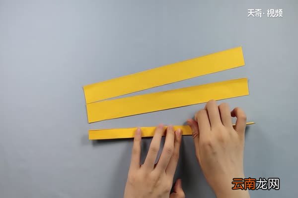 竹蜻蜓的折法 竹蜻蜓的简单折法