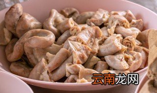 煮肥肠要煮多长时间，煮肥肠要煮多长时间卤完大汤的卤水还有用吗