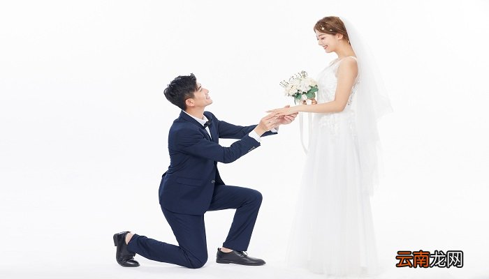 结婚戒指戴哪只手 男女婚戒应该戴哪个手