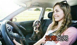 水箱多久加一次水 汽车发动机水箱多久加一次水