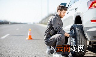 奥迪a3玻璃水在哪加 奥迪a3加玻璃水的地方在哪里