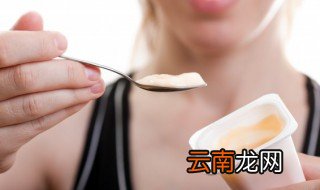 一碗炒酸奶热量是多少的热量 炒酸奶和冰淇淋的热量是多少