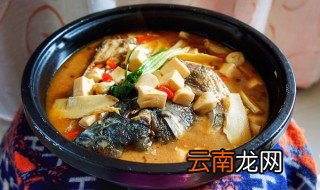 做鱼头炖豆腐放猪肉可以吗 怎样做豆腐炖鱼头
