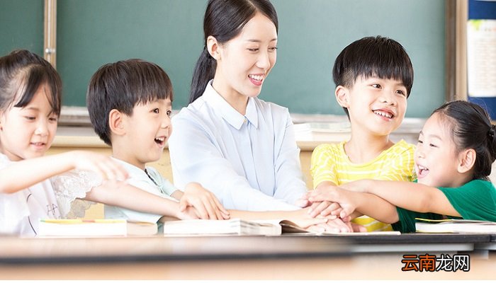 这家伙，是昆虫里的霸王改为双重否定句这家伙是昆虫里的霸王改为双重否定句