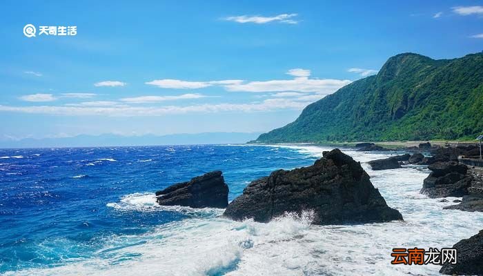 海畔尖山似剑铓秋来处处割愁肠的意思 海畔尖山似剑芒,秋来处处割愁肠什么意思