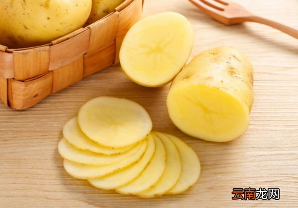 土豆敷乳房的功效与作用 土豆敷乳房的功效与作用有哪些