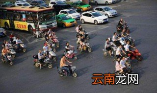 怎样辨别电动车原装电瓶 如何辨别电动车原装电瓶