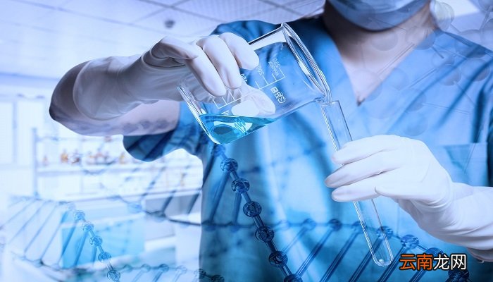 铁和硝酸银溶液反应的化学方程式 铁和硝酸银溶液反应的化学方程式是什么