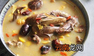 板栗炖鸽子怎么炖好吃 板栗炖鸽子的做法