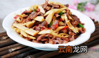 鸡胗怎么做消食 大葱鸡胗炒香干的做法