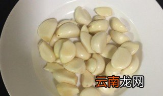 蒜泥水制作方法 制作蒜泥水方法
