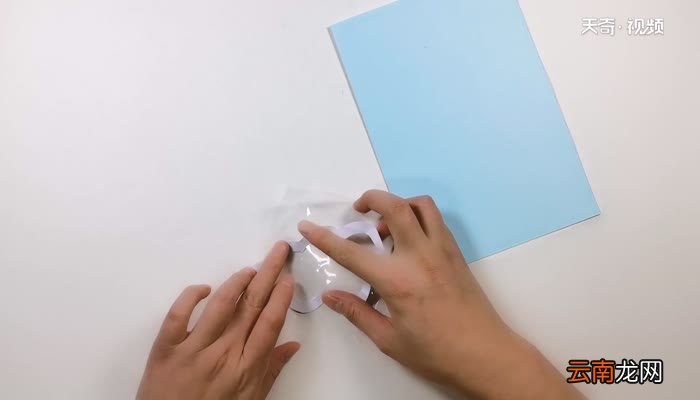 云朵热气球贺卡怎么做 热气球卡片的做法