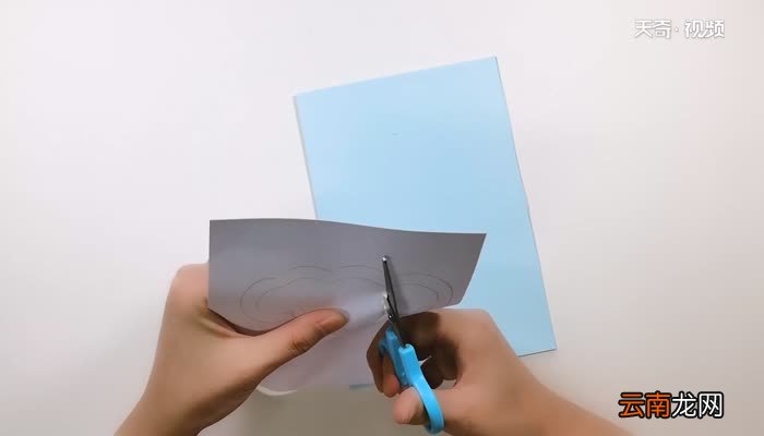 云朵热气球贺卡怎么做 热气球卡片的做法