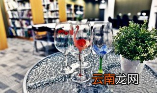 塑料水杯标注7 编号为7的塑料水杯可装开水吗