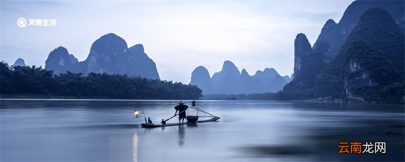 望天门山描写什么景色 望天门山描写的是什么景色