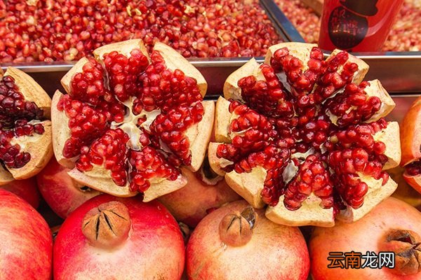 吃石榴有什么好处和坏处 吃石榴的好处和坏处