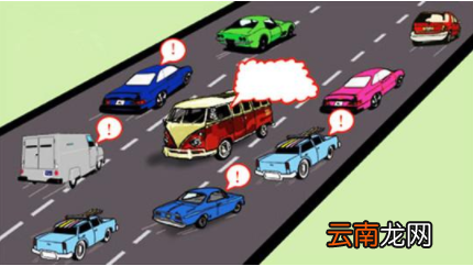 逆向行驶罚款多少钱