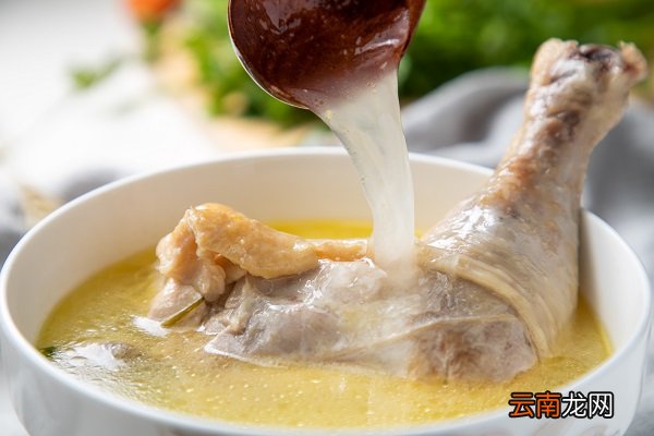 松茸鸡汤的功效与作用 松茸鸡汤的功效与作用及食用方法
