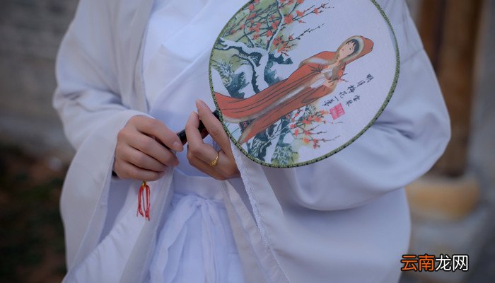 胸大穿什么样的汉服 大胸适合穿什么样的汉服