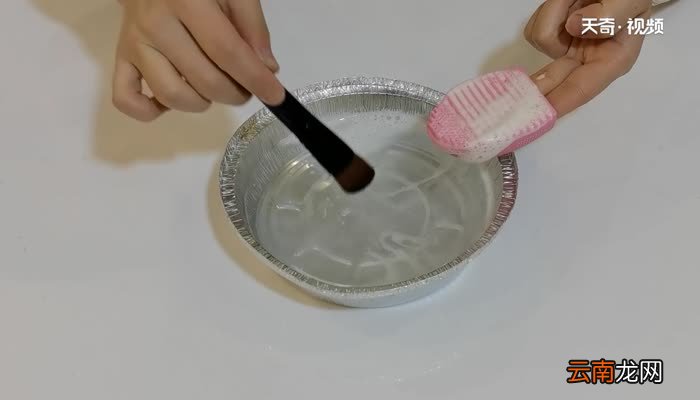 怎么清洗化妆刷 化妆刷如何正确使用和清洗
