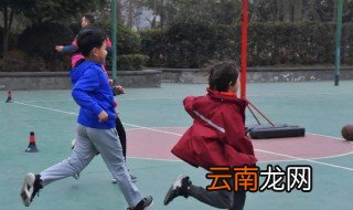 小学生怎么胯下运球 怎么练习