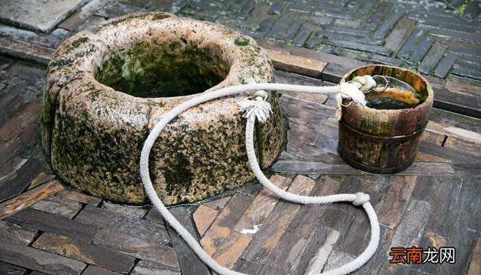 凿井者,起于三寸之坎,以就万仞之深什么意思 凿井者