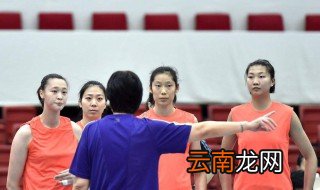 中国女排有几任教练 现任教练是谁