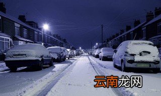 冷车启动转速多少合适 启动时有汽油味时怎么回事