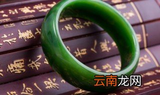 翡翠深绿好还是浅绿好 翡翠深绿和浅绿哪种好