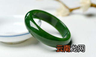 冰种帝王绿翡翠价格 关于冰种帝王绿翡翠价格介绍