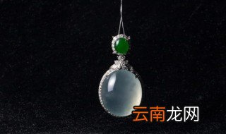 翡翠打灯透光多少算好 翡翠打灯透光怎么看