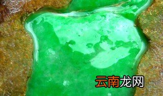 天然翡翠原石 什么是天然翡翠原石