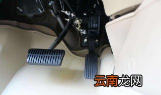 离合器刹车油门的正确踩法 千万别弄混了