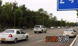 新手开车怎么判断左右车距 老司机教你五个技巧