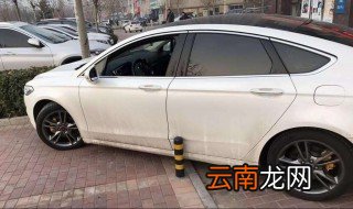 转弯时如何判断车头与障碍物位置 2个方法教你判断