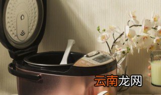 土豆焖饭的做法电饭煲 电饭锅版土豆焖饭怎么做