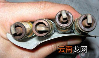 为什么火花塞会烧成白色的 烧成白色的原因