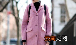 紫色外套和灰色裤袜能搭配吗 穿衣颜色搭配小技巧