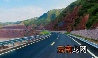 请问我国公路法108国道线路面边沟外是多少用地 公路法规定了公路用地的范围